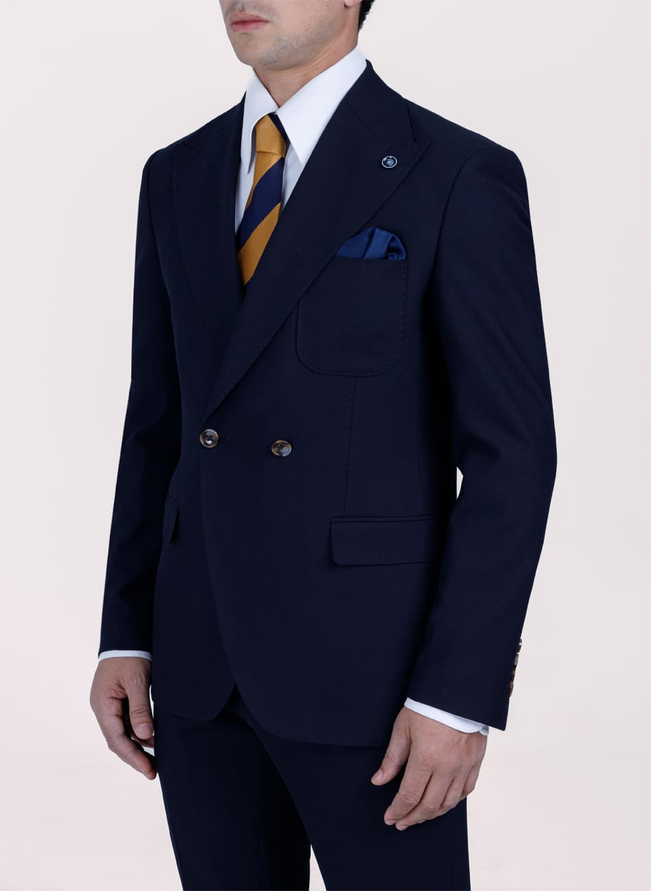 CLASSIC PEAK LAPEL With Two Buttons