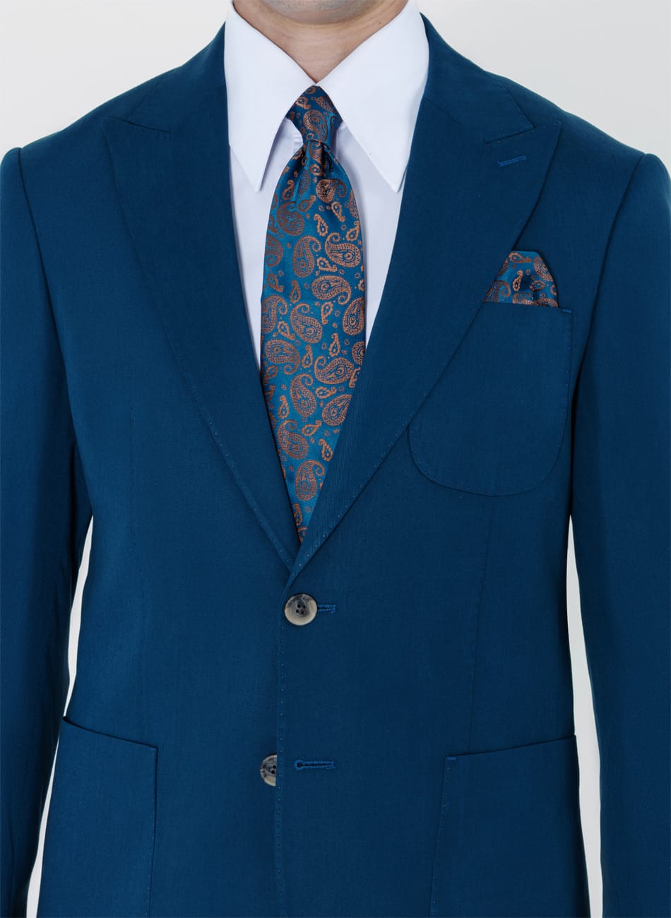 Plain Peak Lapel Suit With two-button