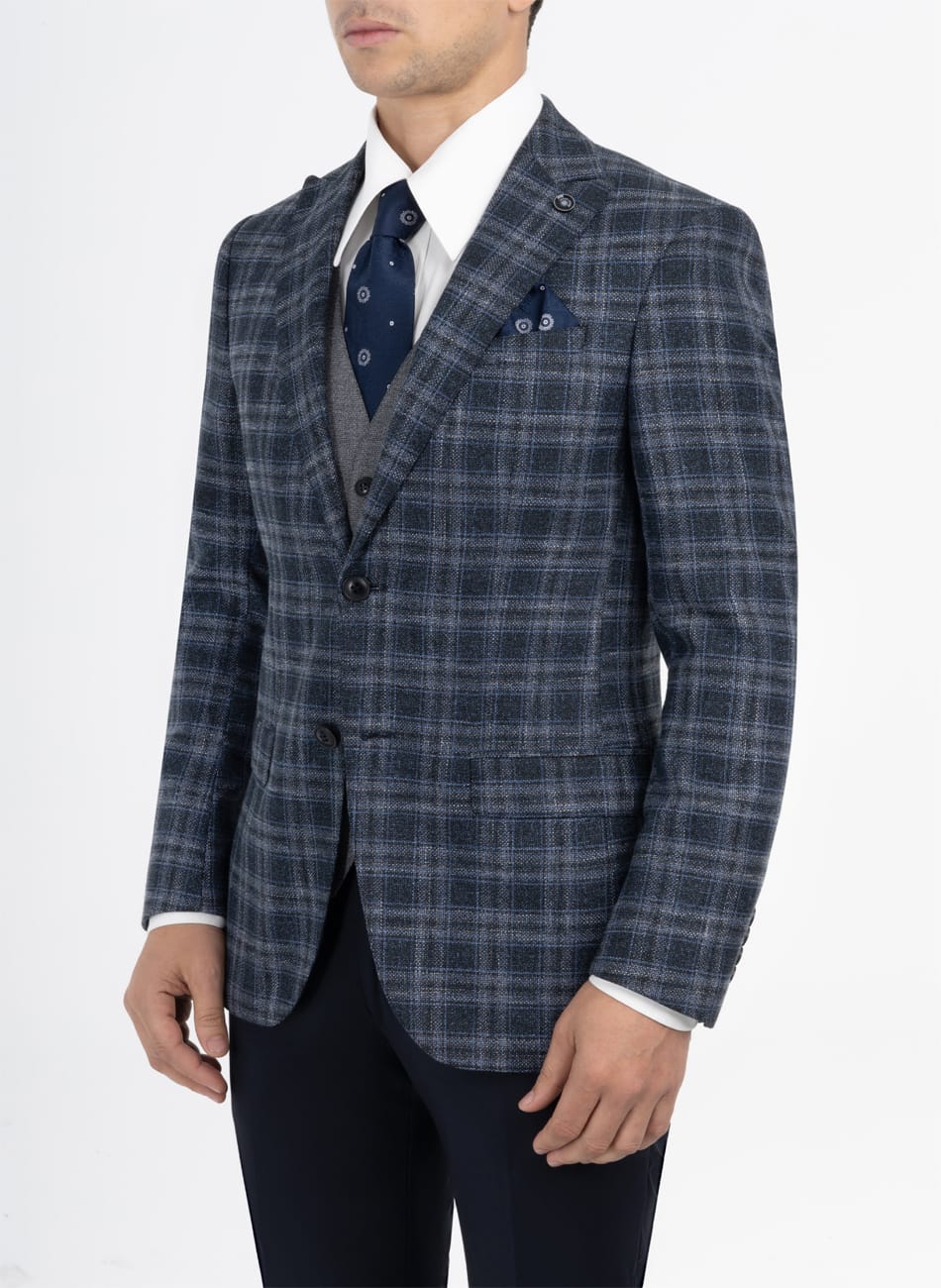 Image of CHIX PEAK LAPEL SUIT