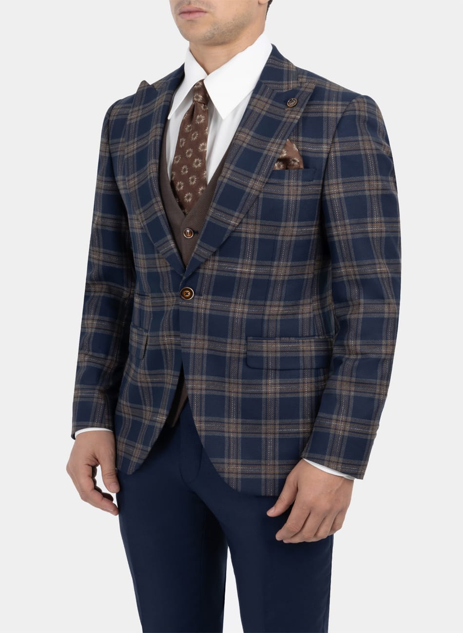 Image of CHIX PEAK LAPEL SUIT