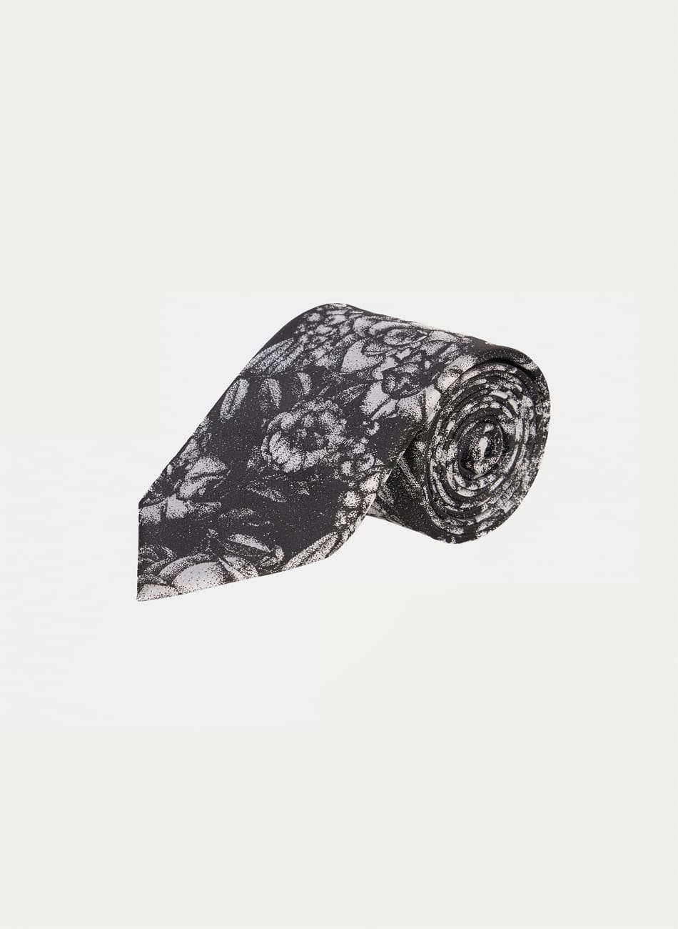 FLOWERY TIE