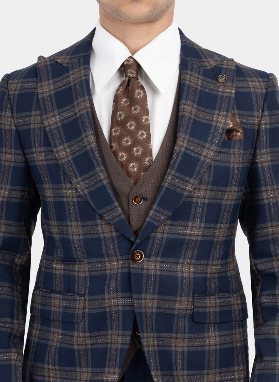 Image of CHIX PEAK LAPEL SUIT