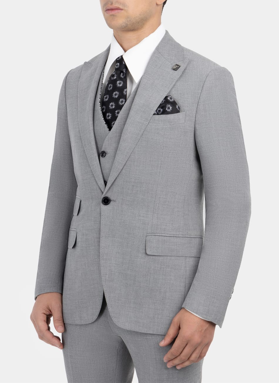 CLASSIC  PEAK LAPEL SUIT