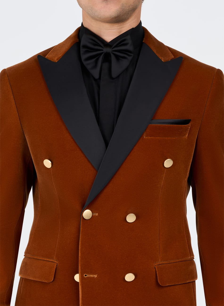 VELVET PEVELVET PEAK LAPEL SUIT AK LAPEL SUIT