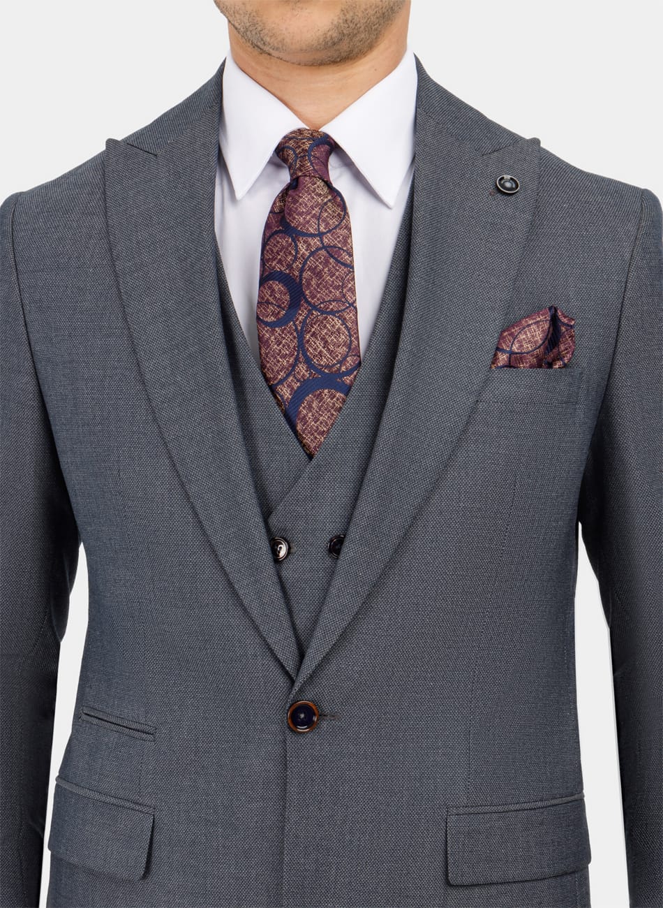 CLASSIC PEAK LAPEL SUIT