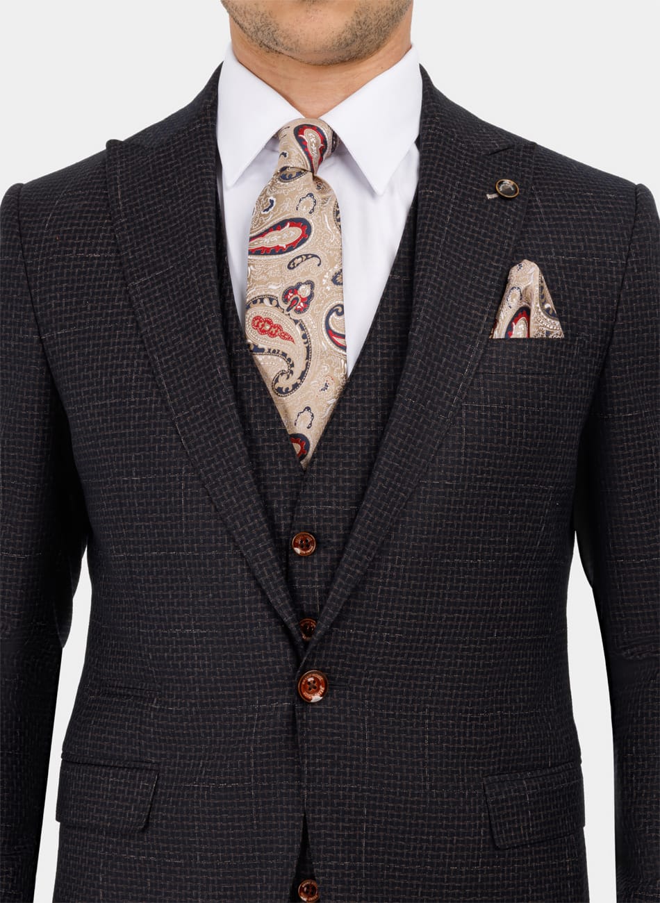 Image of CHIX PEAK LAPEL SUIT