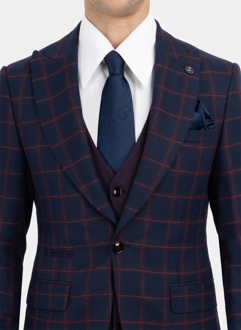 Image of CHIX PEAK LAPEL SUIT