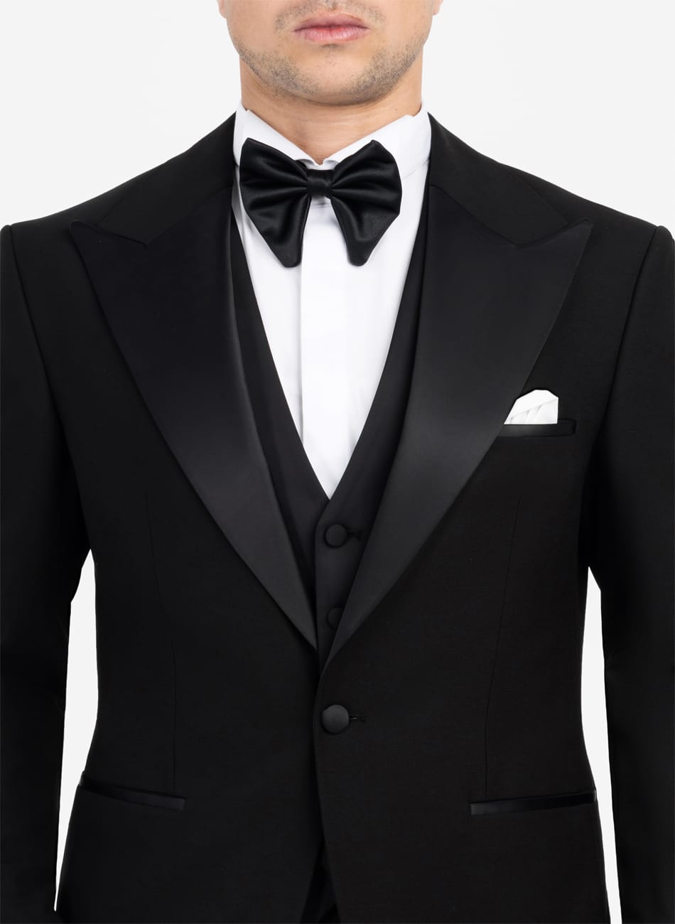 CLASSIC PEAK LAPEL SUIT