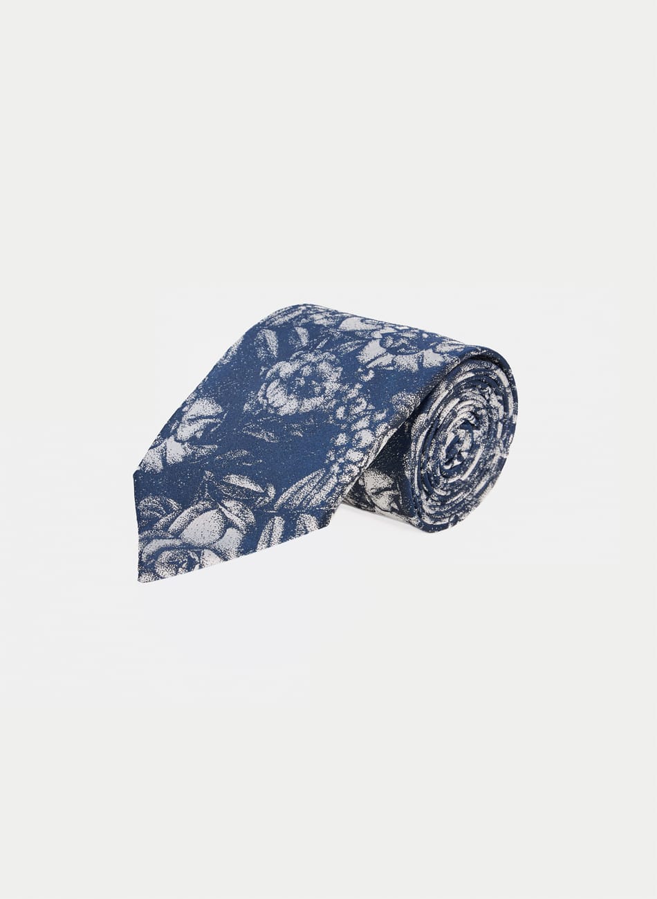 FLOWERY TIE