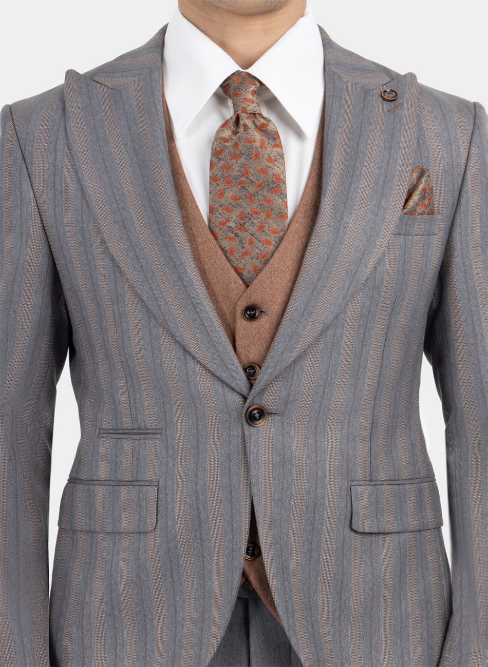 Image of STRIPED PEAK LAPEL SUIT