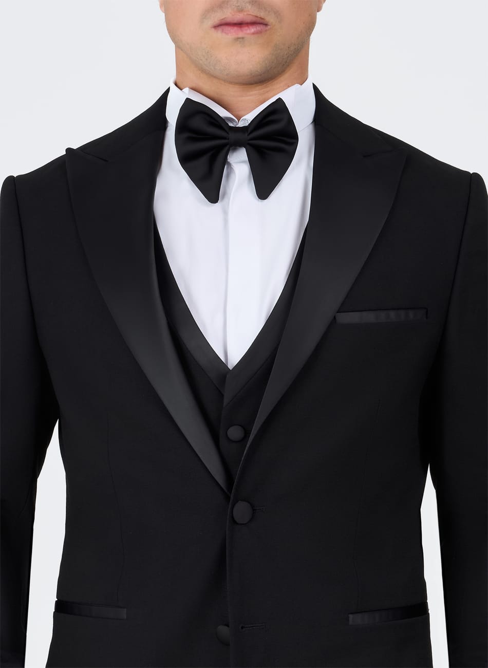 CLASSIC PEAK LAPEL SUIT
