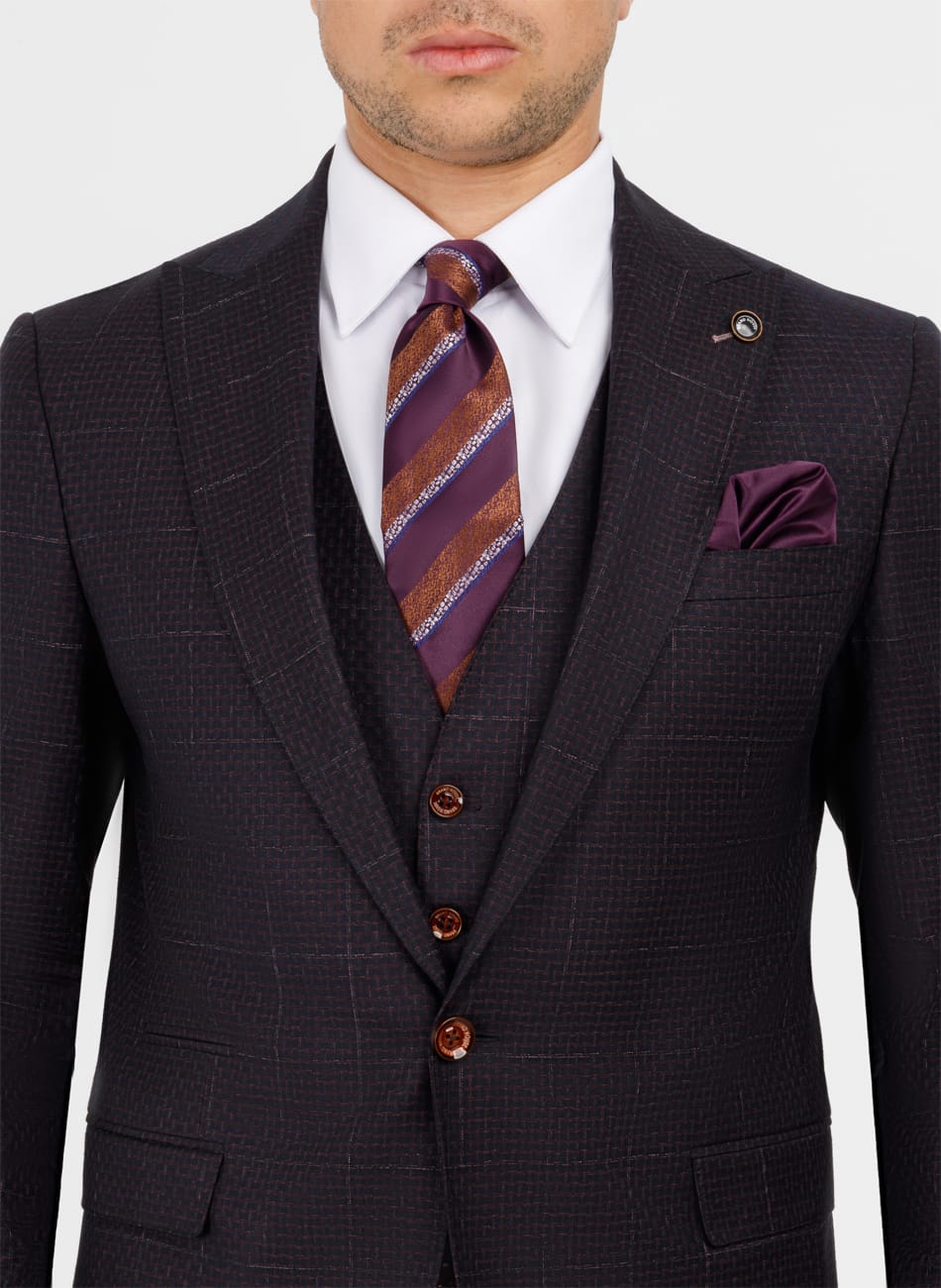 Image of CHIX PEAK LAPEL SUIT
