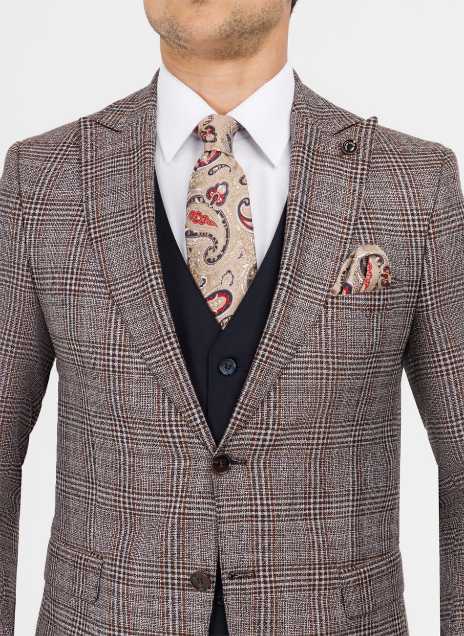 Image of CHIX PEAK LAPEL SUIT