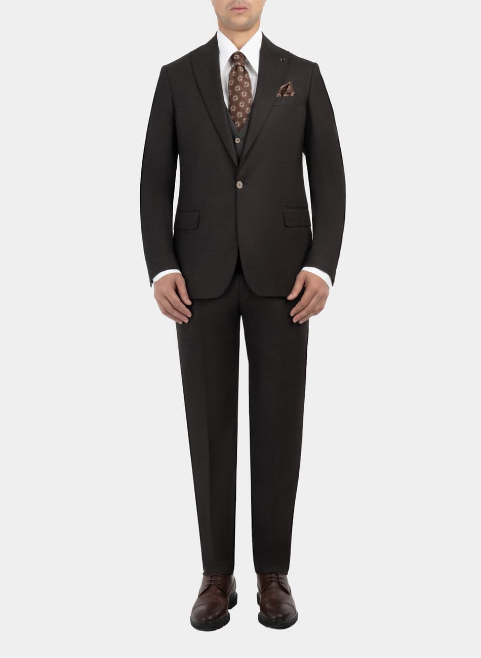 CLASSIC PEAK LAPEL SUIT