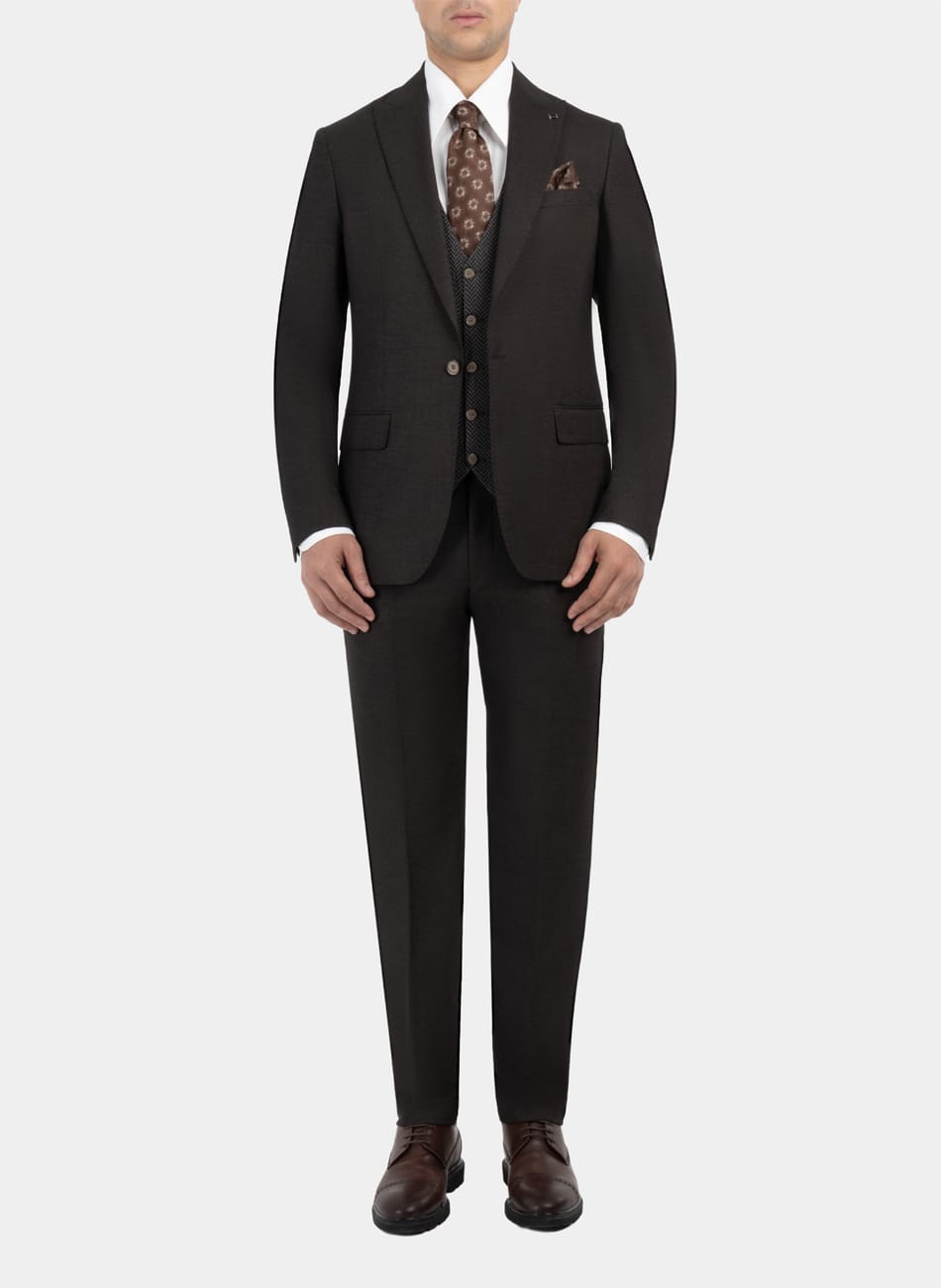 CLASSIC PEAK LAPEL SUIT