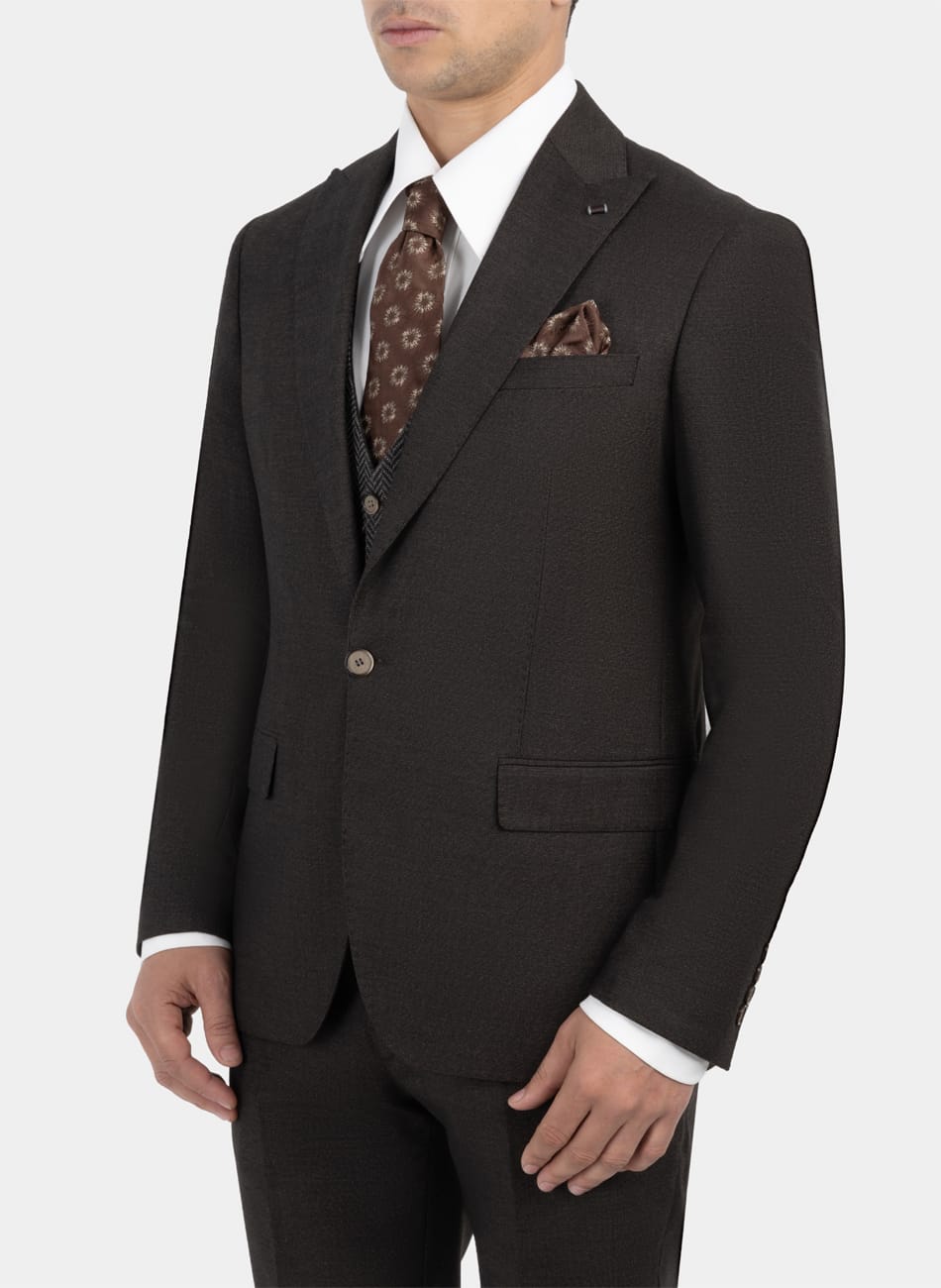CLASSIC PEAK LAPEL SUIT
