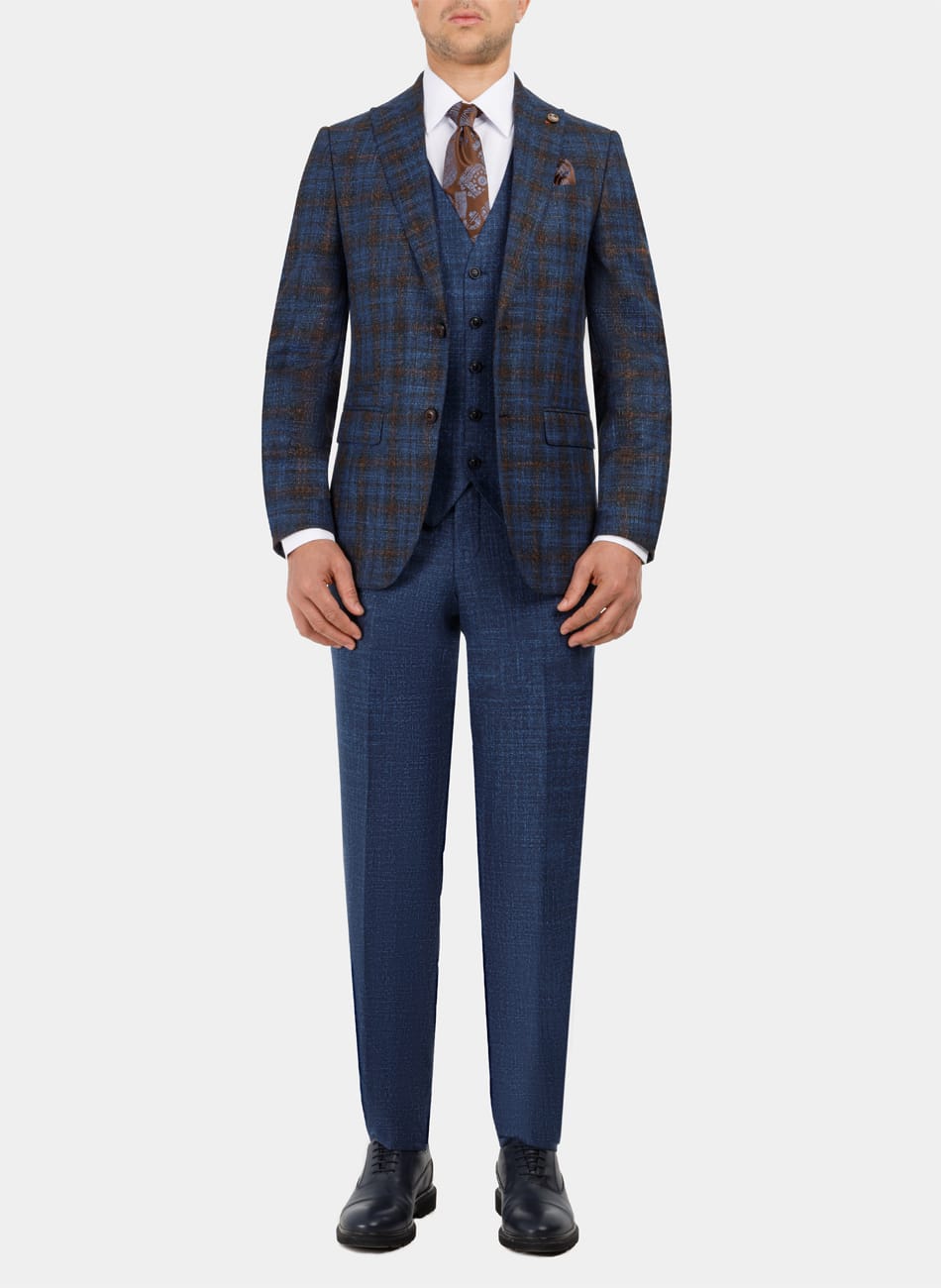 Image of CHIX PEAK LAPEL SUIT