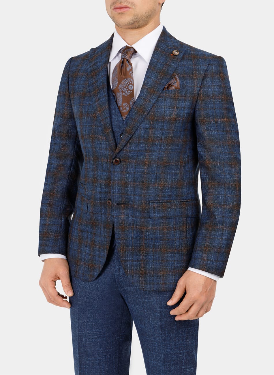 Image of CHIX PEAK LAPEL SUIT