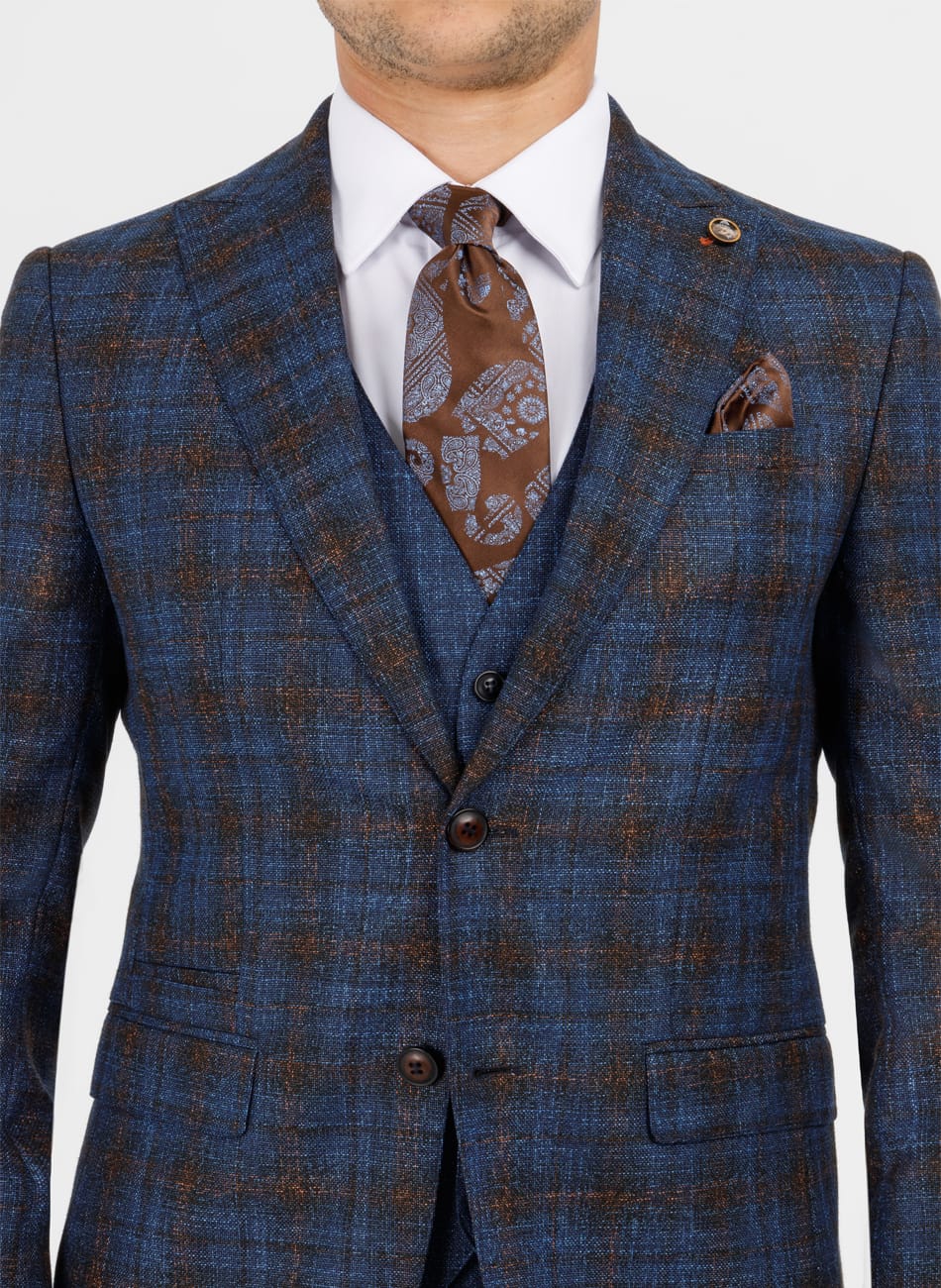 Image of CHIX PEAK LAPEL SUIT