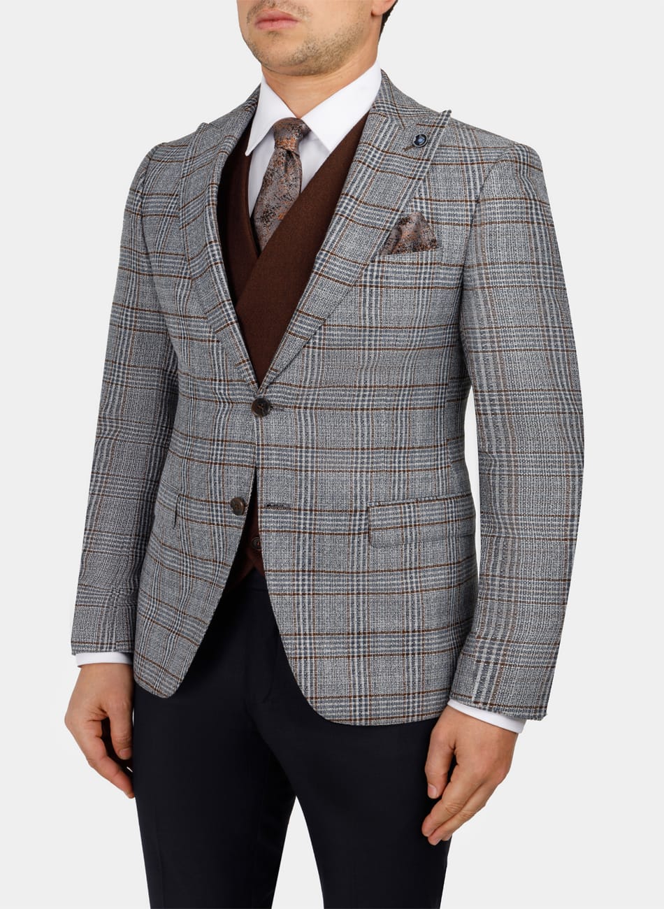 Image of CHIX PEAK LAPEL SUIT