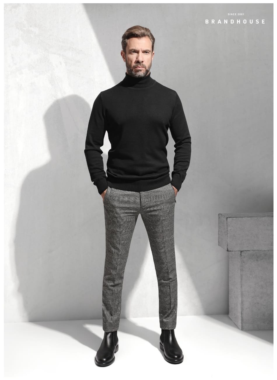 CLASSIC HIGH NECK PULLOVER