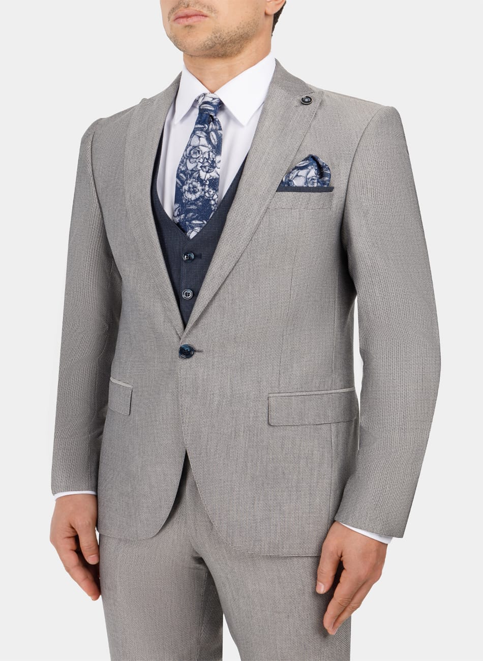TROPLCAL PEAK LAPEL SUIT