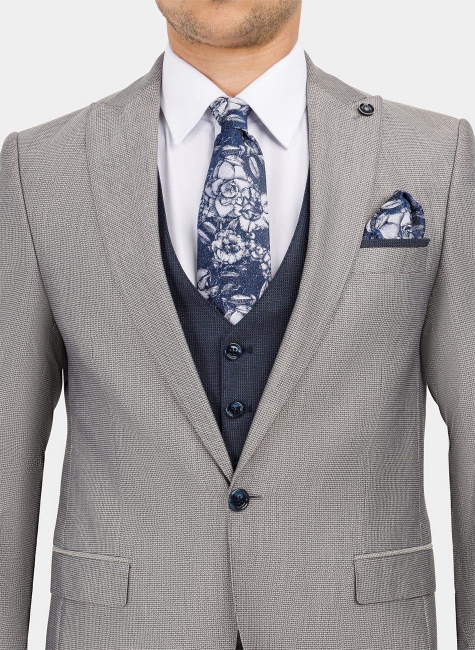 TROPLCAL PEAK LAPEL SUIT