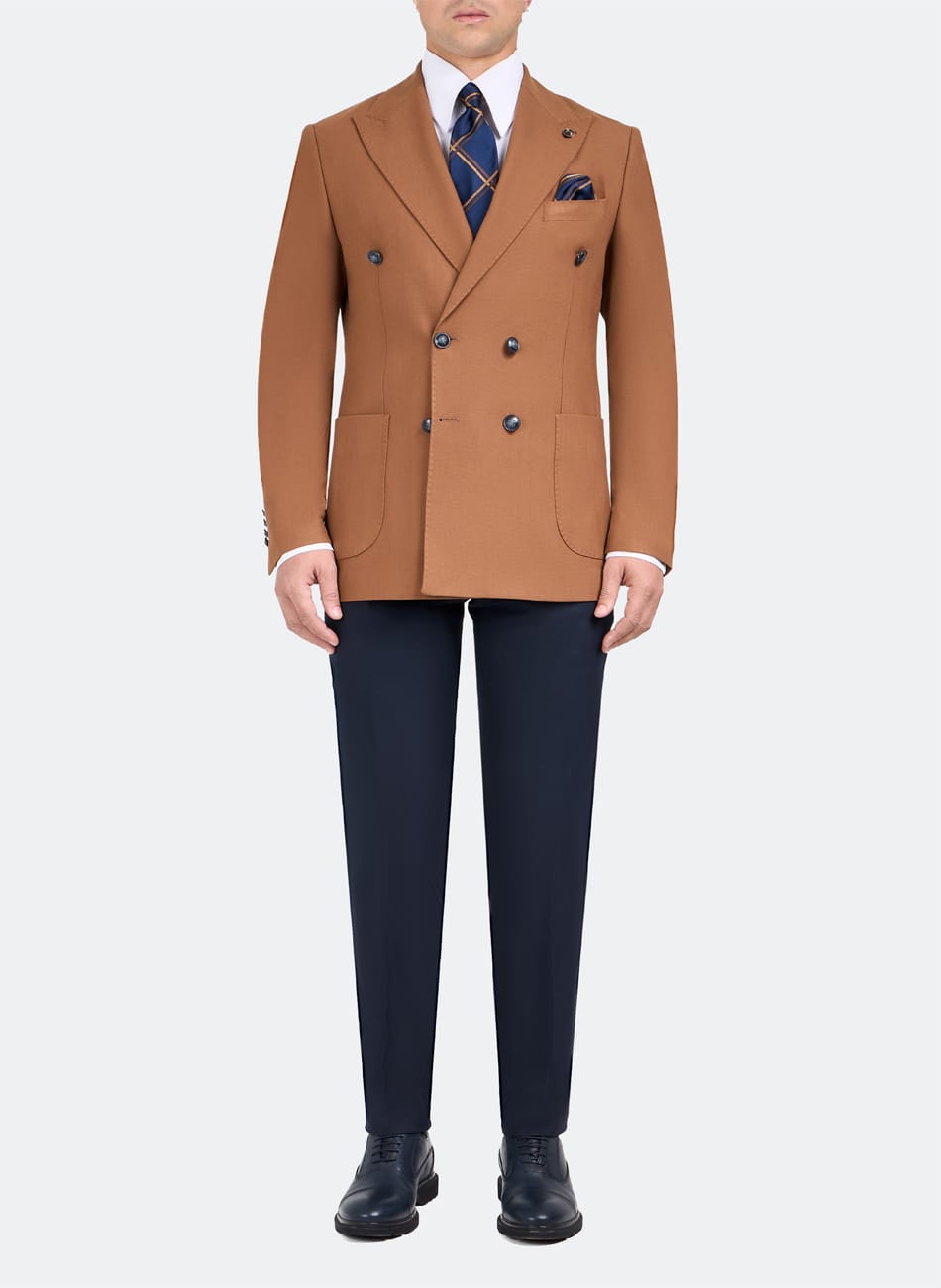 Double breasted Peak Lapel suit