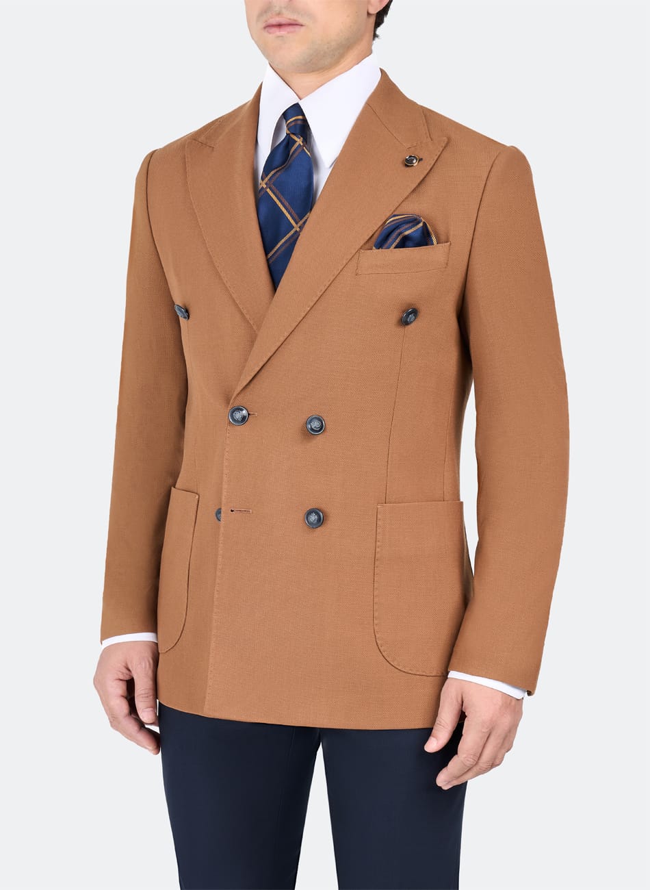 Double breasted Peak Lapel suit