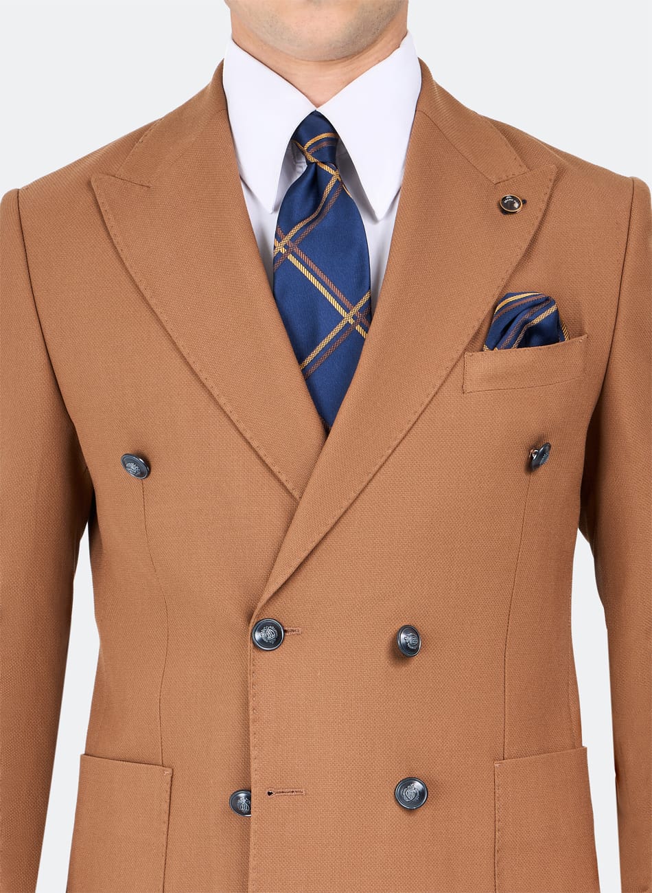 Double breasted Peak Lapel suit
