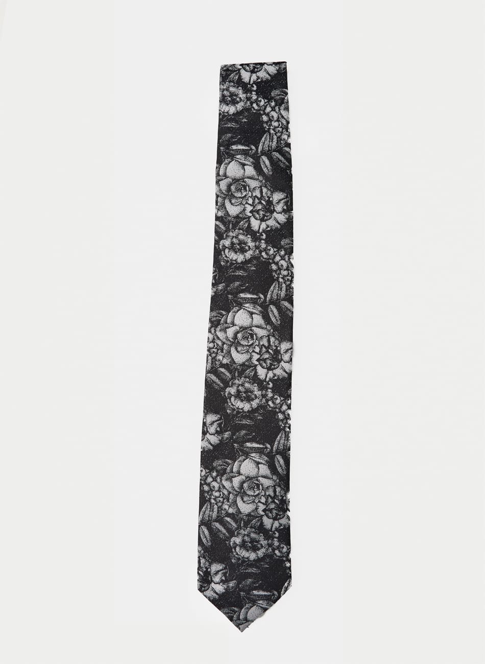 FLOWERY TIE